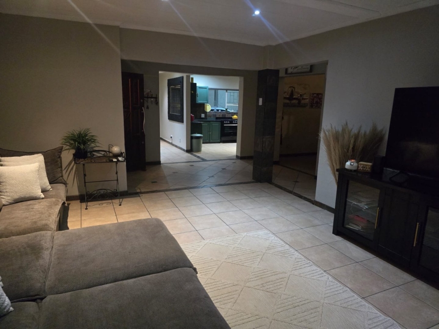 4 Bedroom Property for Sale in Sinoville Gauteng