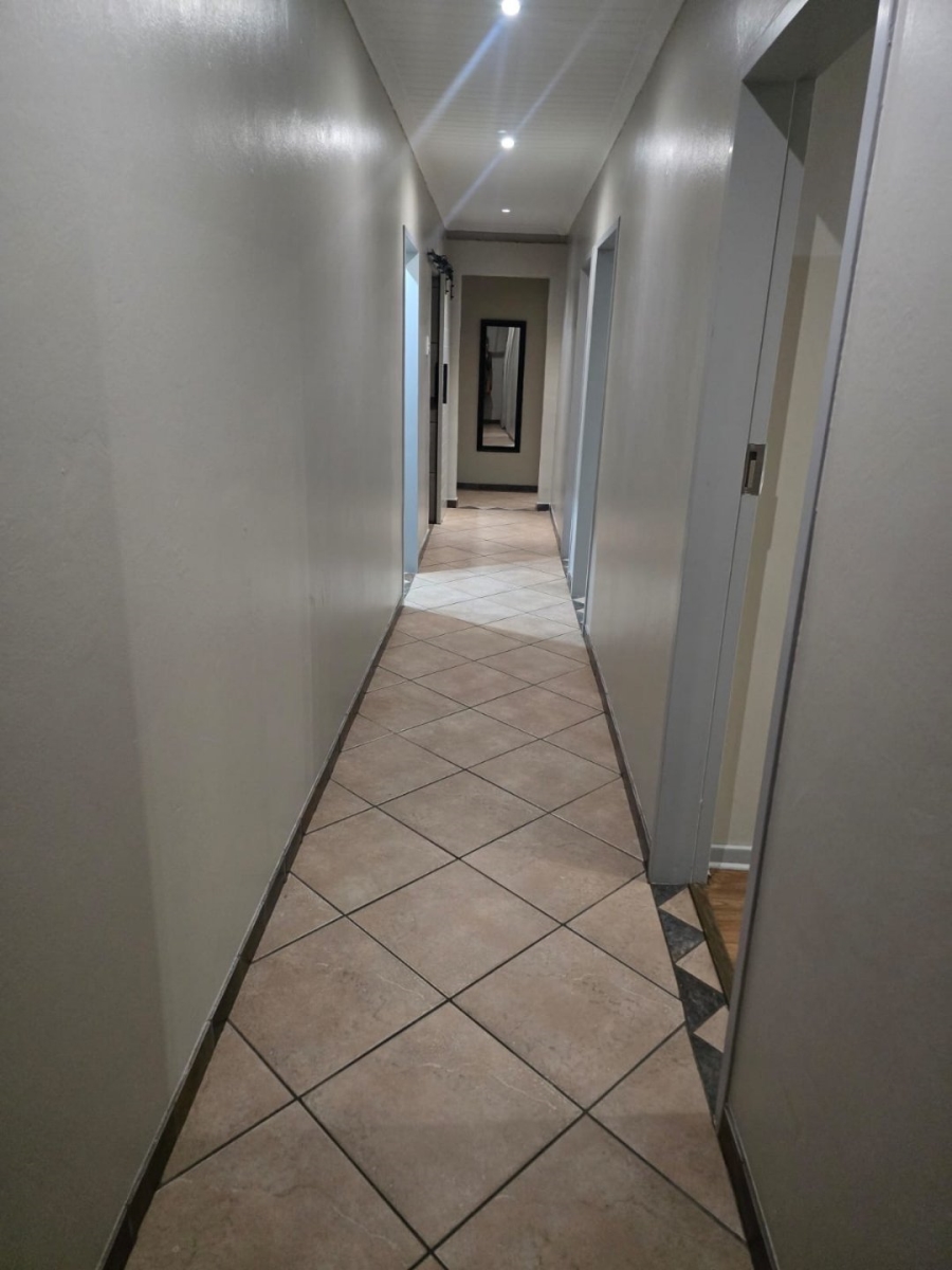 4 Bedroom Property for Sale in Sinoville Gauteng