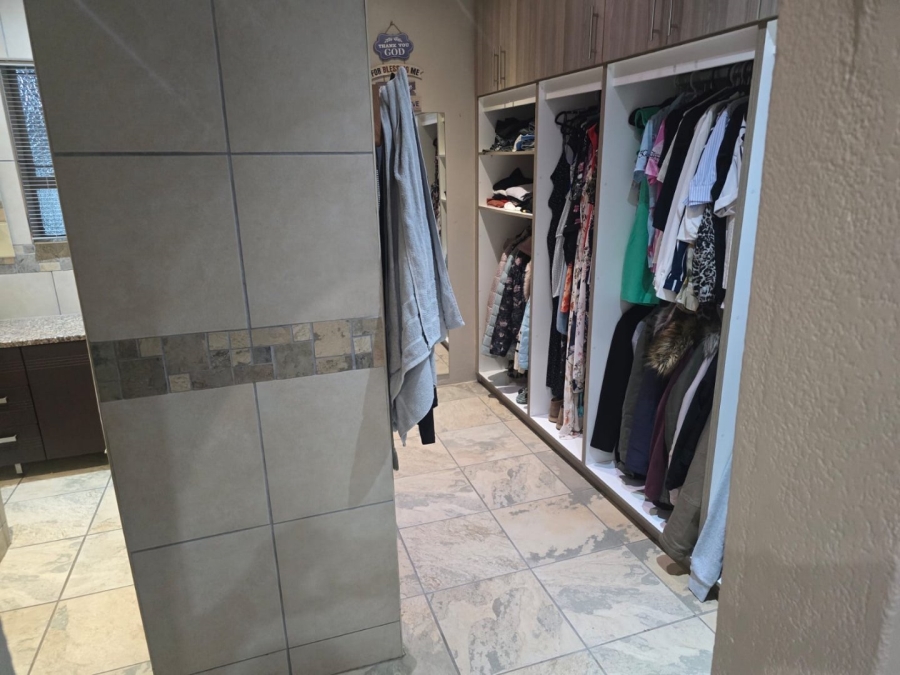 4 Bedroom Property for Sale in Sinoville Gauteng