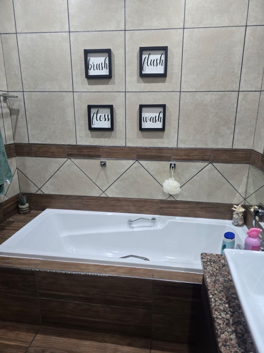 4 Bedroom Property for Sale in Sinoville Gauteng