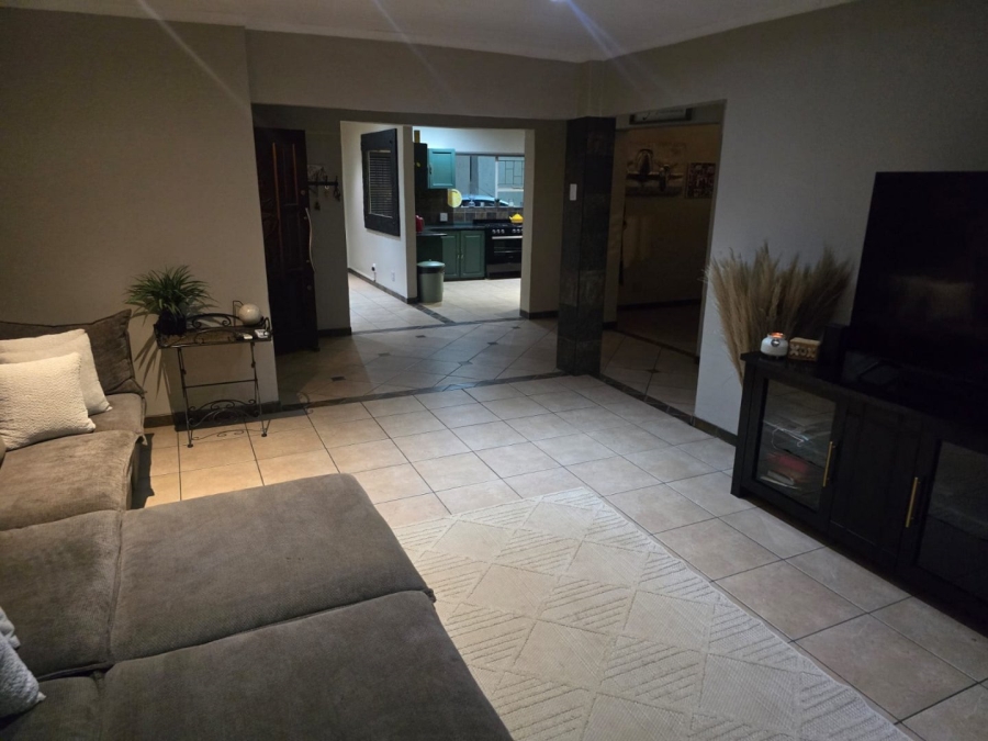 4 Bedroom Property for Sale in Sinoville Gauteng