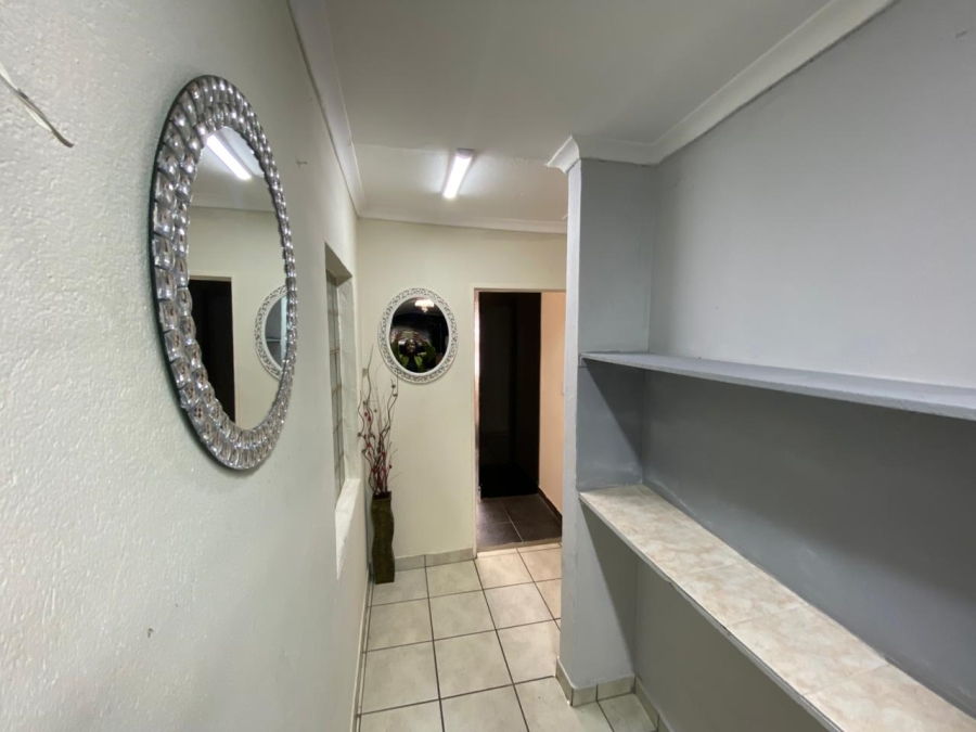 To Let 2 Bedroom Property for Rent in Bryanston Gauteng