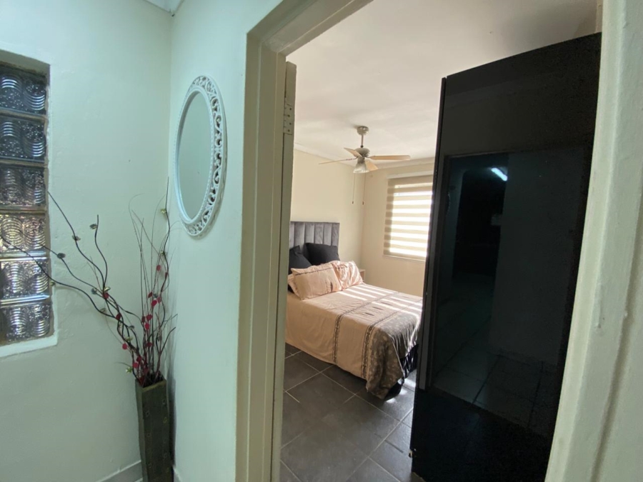 To Let 2 Bedroom Property for Rent in Bryanston Gauteng