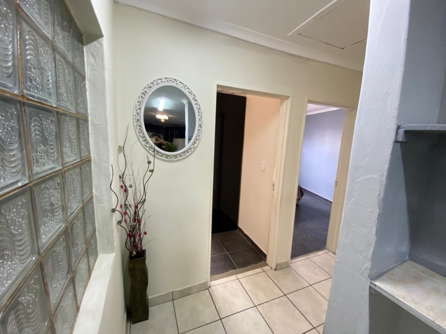 To Let 2 Bedroom Property for Rent in Bryanston Gauteng