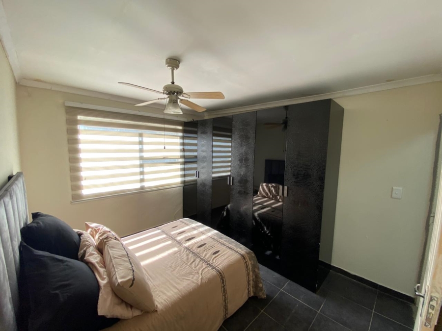 To Let 2 Bedroom Property for Rent in Bryanston Gauteng