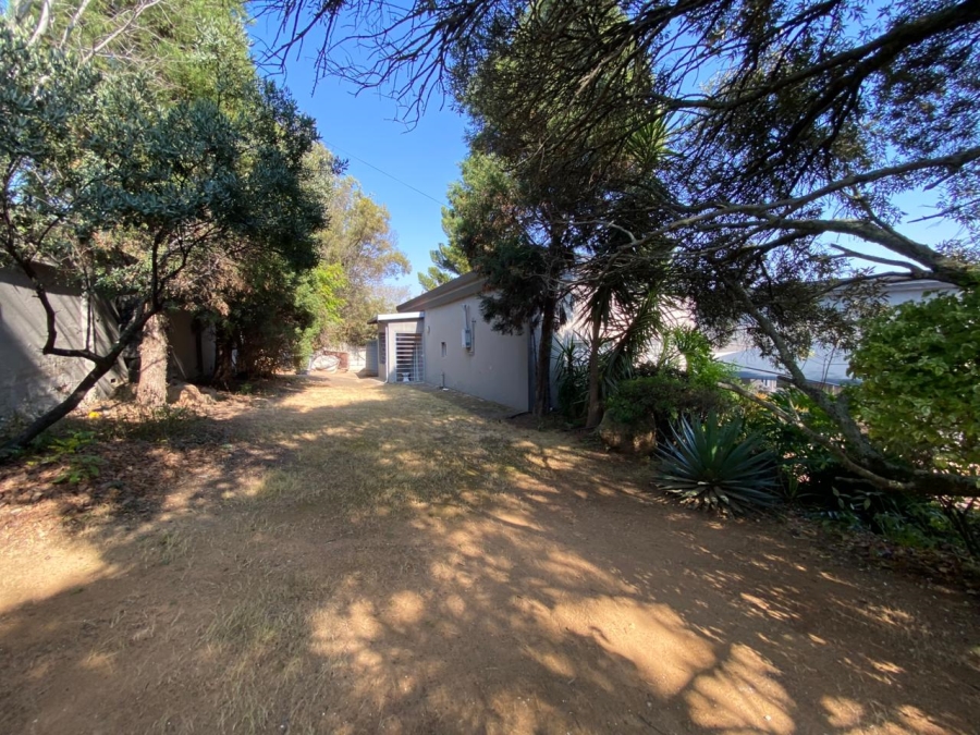 To Let 2 Bedroom Property for Rent in Bryanston Gauteng
