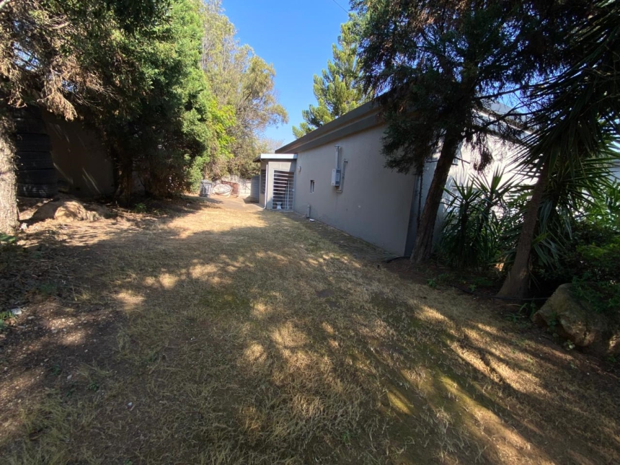 To Let 2 Bedroom Property for Rent in Bryanston Gauteng