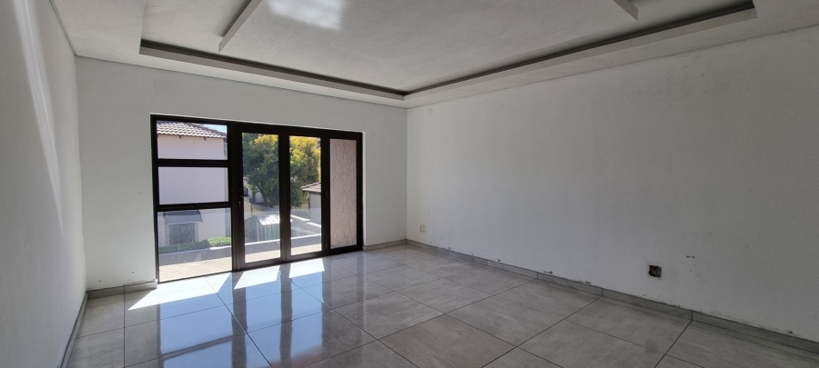 5 Bedroom Property for Sale in Sunward Park Gauteng