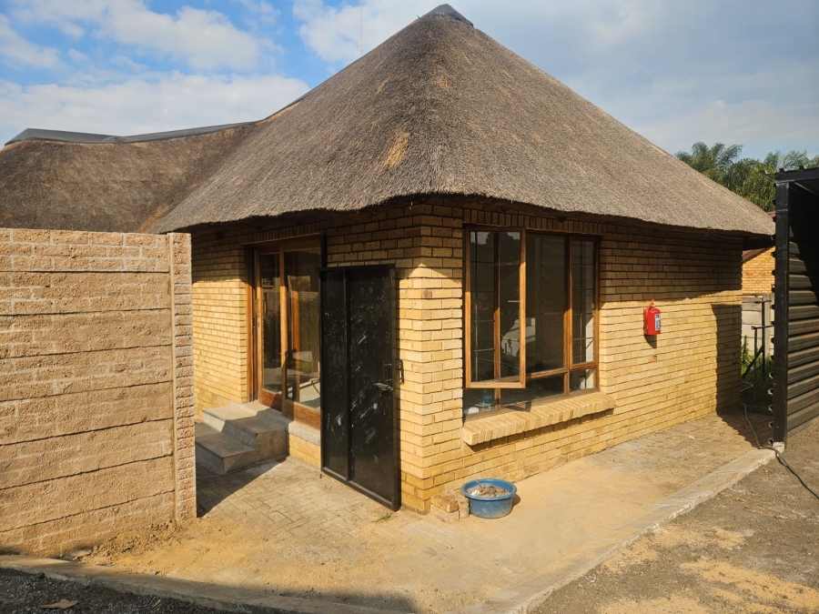 To Let 2 Bedroom Property for Rent in Jatniel Gauteng