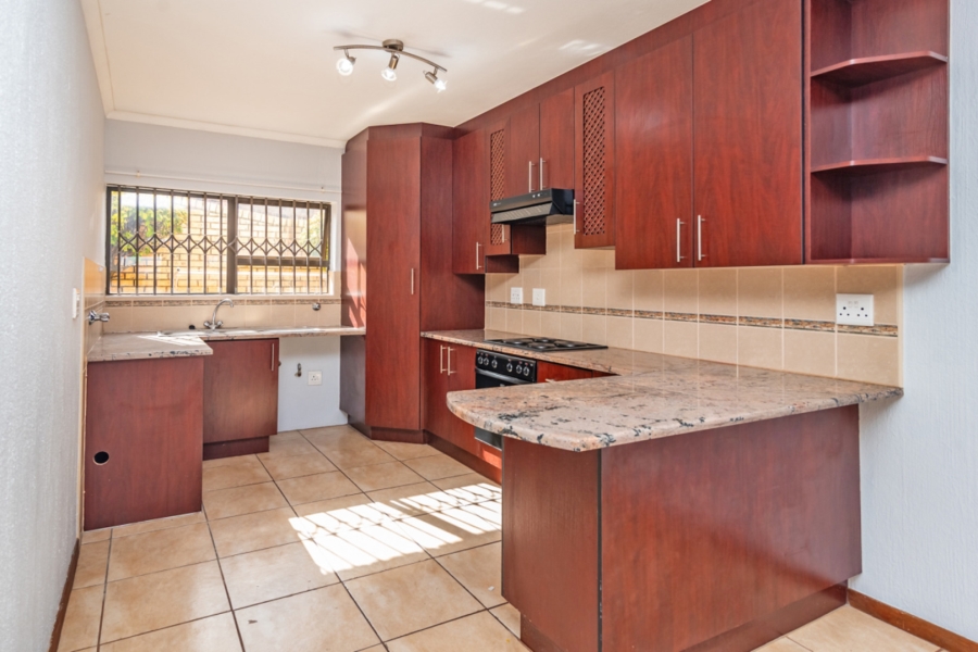 To Let 2 Bedroom Property for Rent in Monument Gauteng