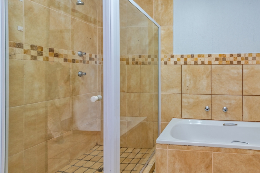 To Let 2 Bedroom Property for Rent in Monument Gauteng