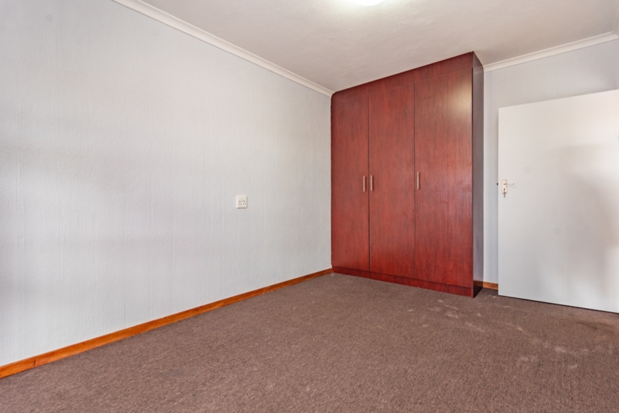 To Let 2 Bedroom Property for Rent in Monument Gauteng