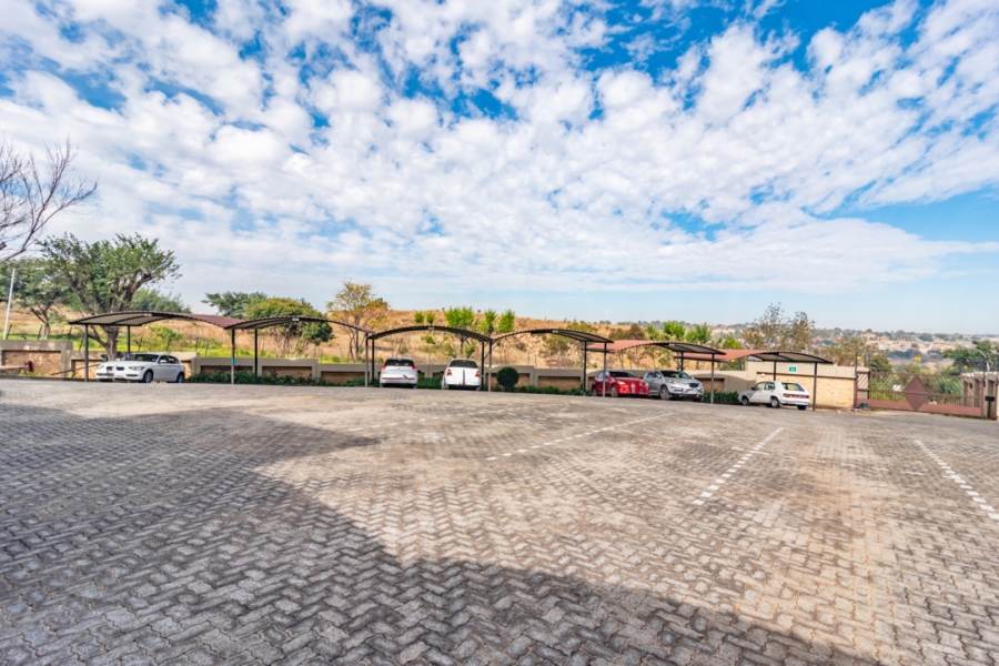 To Let 2 Bedroom Property for Rent in Monument Gauteng