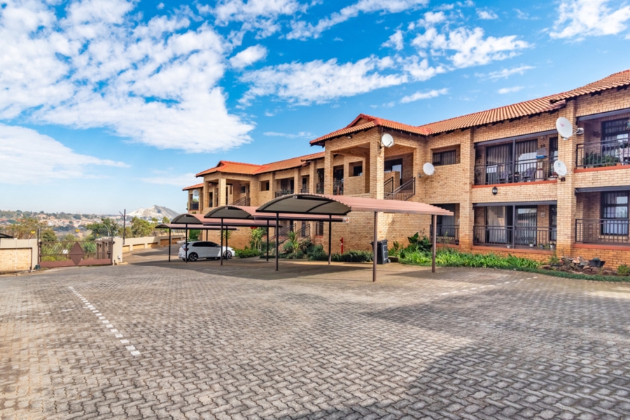 To Let 2 Bedroom Property for Rent in Monument Gauteng