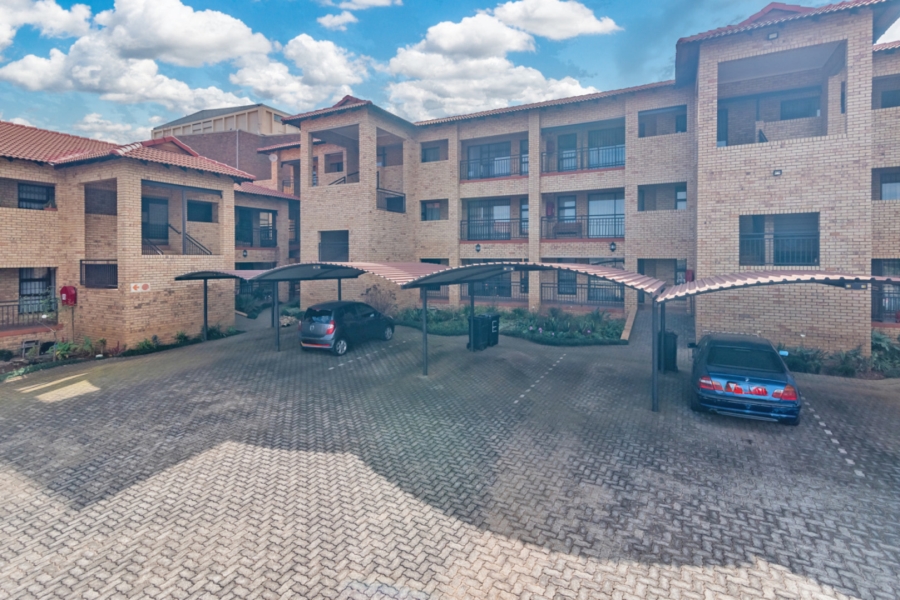 To Let 2 Bedroom Property for Rent in Monument Gauteng