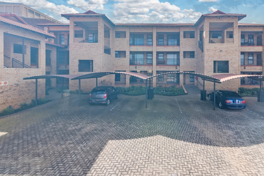 To Let 2 Bedroom Property for Rent in Monument Gauteng