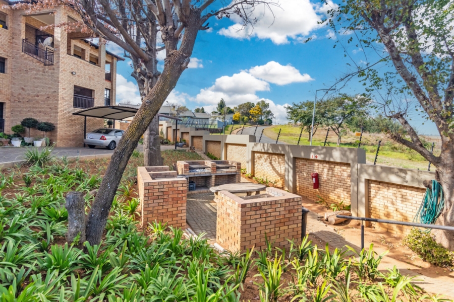 To Let 2 Bedroom Property for Rent in Monument Gauteng