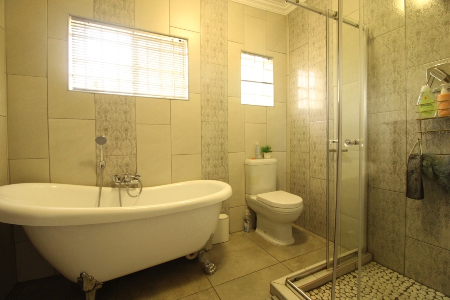 To Let 3 Bedroom Property for Rent in Edenburg Gauteng