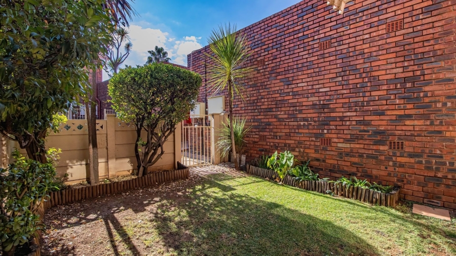 2 Bedroom Property for Sale in Eden Glen Gauteng