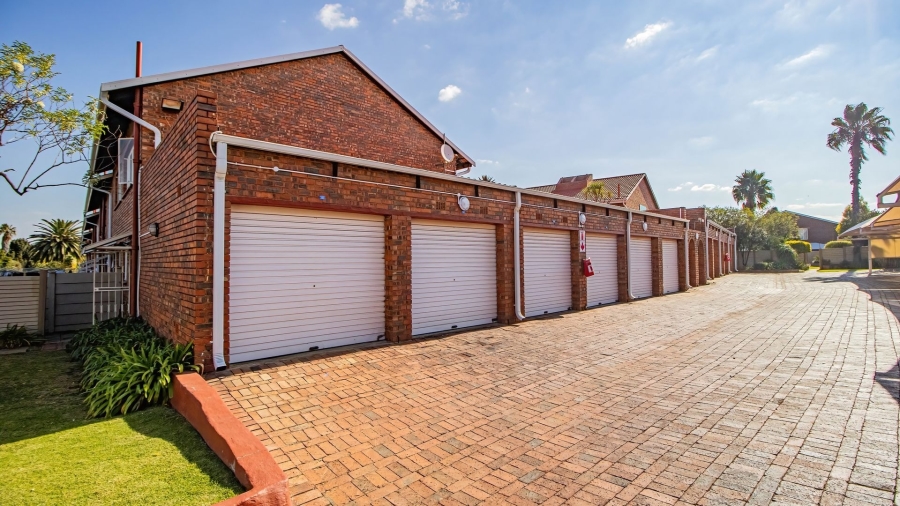 2 Bedroom Property for Sale in Eden Glen Gauteng