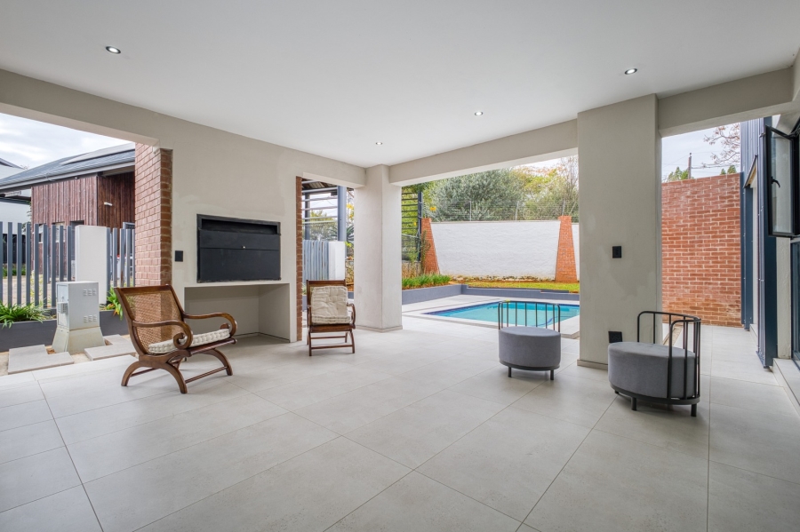 4 Bedroom Property for Sale in Helderfontein Estate Gauteng