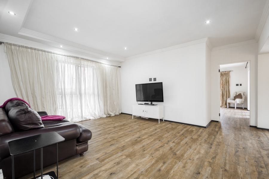 4 Bedroom Property for Sale in Helderfontein Estate Gauteng