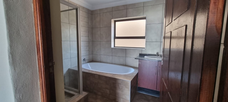To Let 4 Bedroom Property for Rent in Sable Hills Gauteng