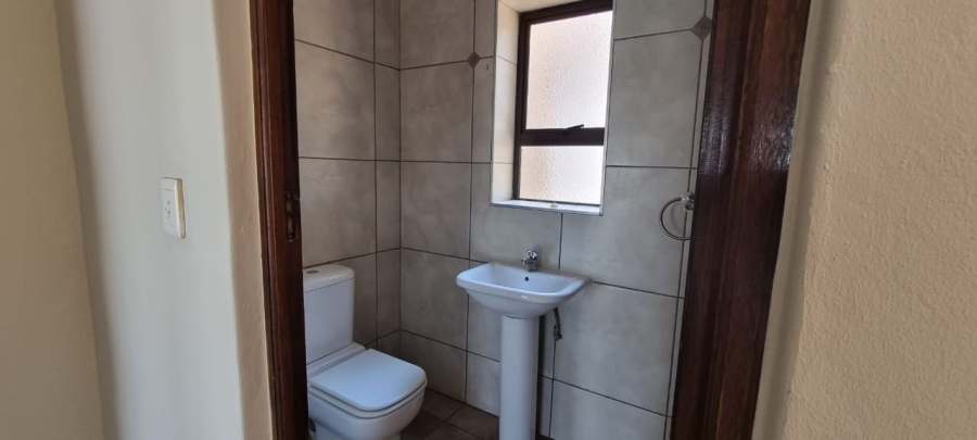 To Let 4 Bedroom Property for Rent in Sable Hills Gauteng