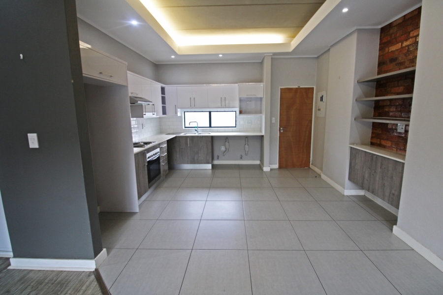 To Let 2 Bedroom Property for Rent in Linden Gauteng