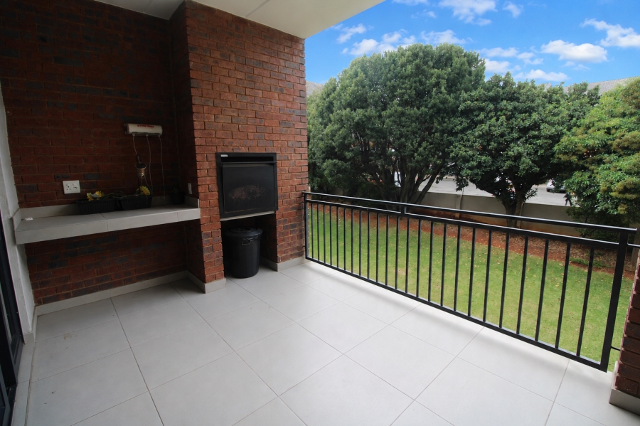 To Let 2 Bedroom Property for Rent in Linden Gauteng