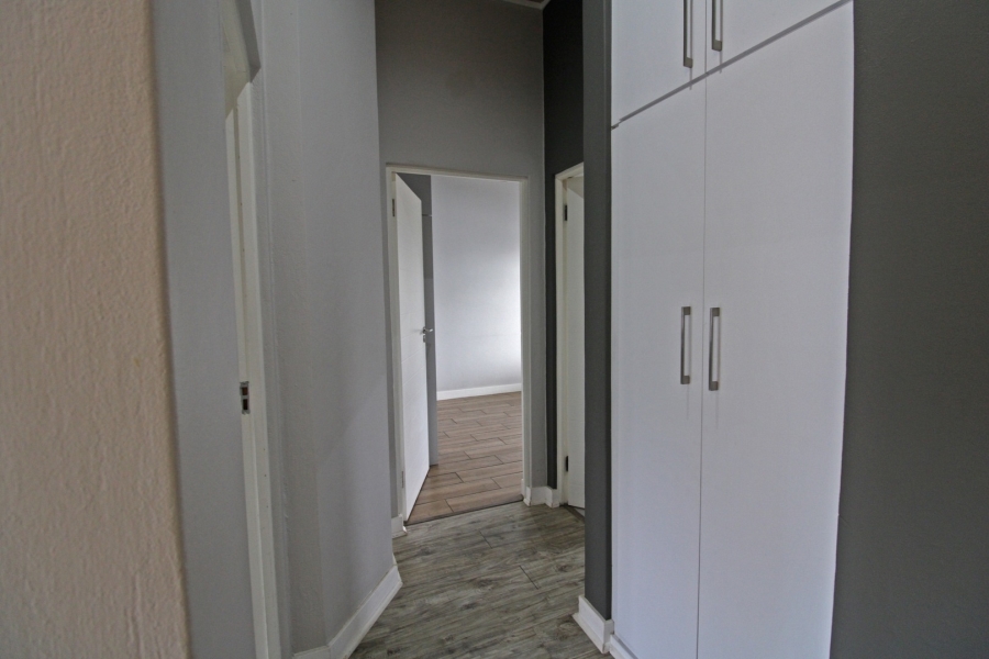 To Let 2 Bedroom Property for Rent in Linden Gauteng