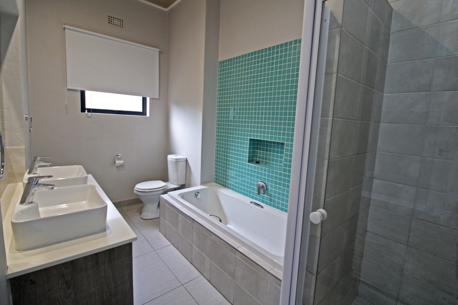 To Let 2 Bedroom Property for Rent in Linden Gauteng