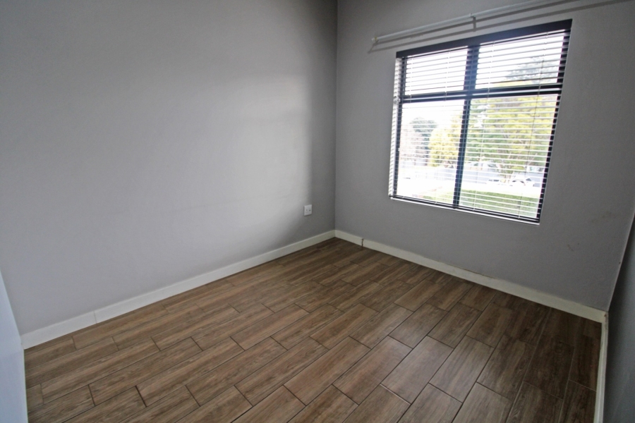 To Let 2 Bedroom Property for Rent in Linden Gauteng