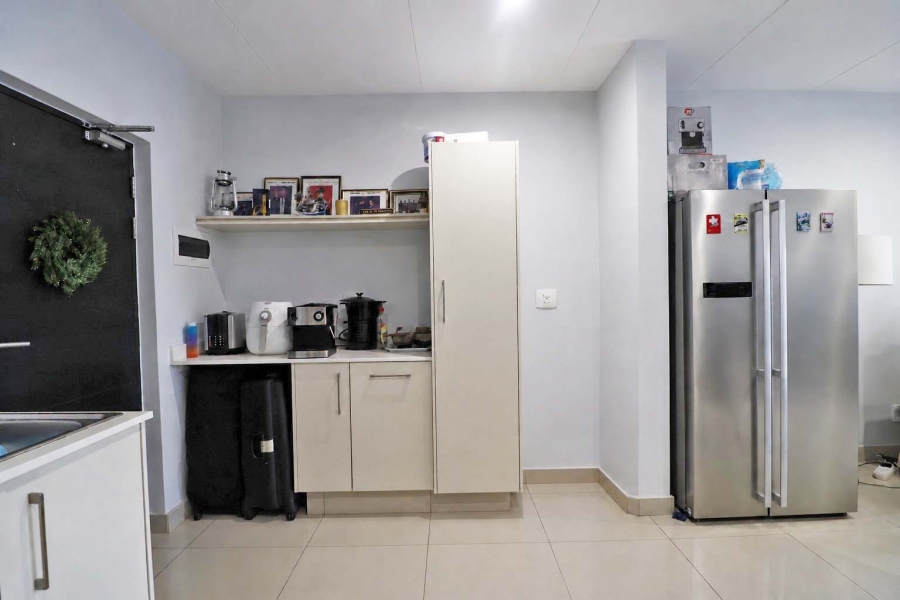 To Let 2 Bedroom Property for Rent in Bryanston Gauteng