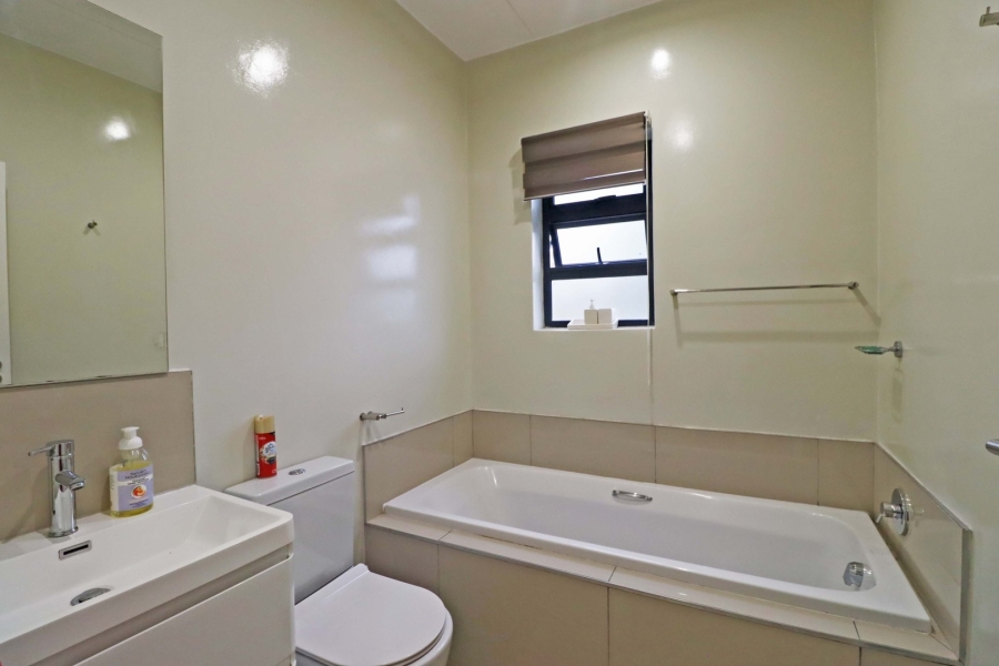 To Let 2 Bedroom Property for Rent in Bryanston Gauteng