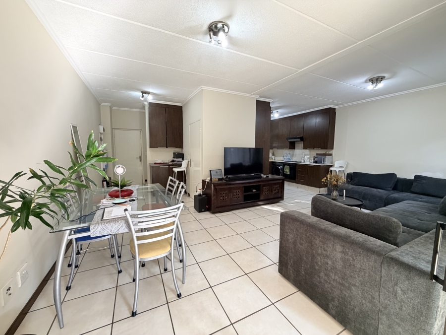 To Let 2 Bedroom Property for Rent in Maroeladal Gauteng