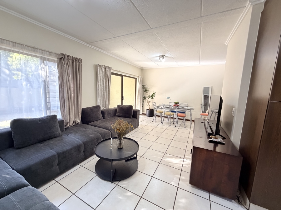 To Let 2 Bedroom Property for Rent in Maroeladal Gauteng