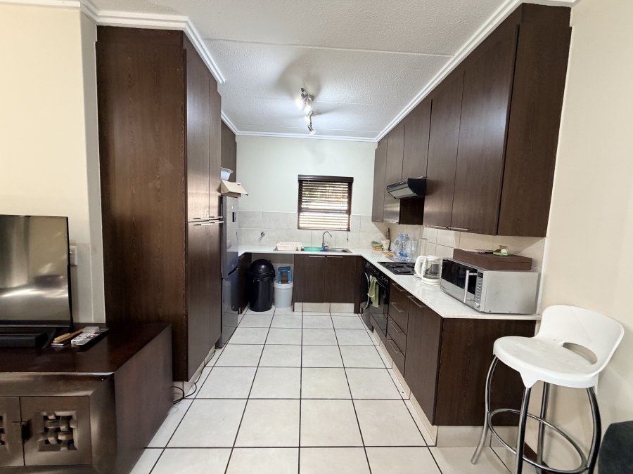 To Let 2 Bedroom Property for Rent in Maroeladal Gauteng