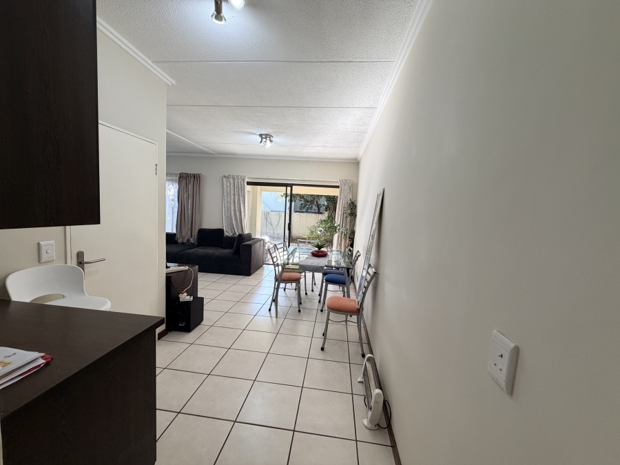 To Let 2 Bedroom Property for Rent in Maroeladal Gauteng