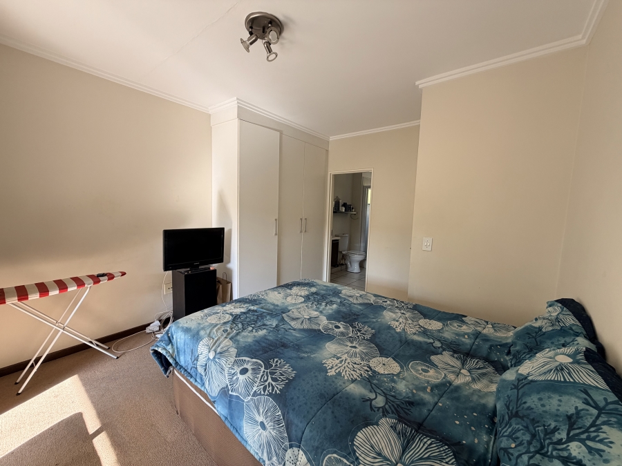 To Let 2 Bedroom Property for Rent in Maroeladal Gauteng