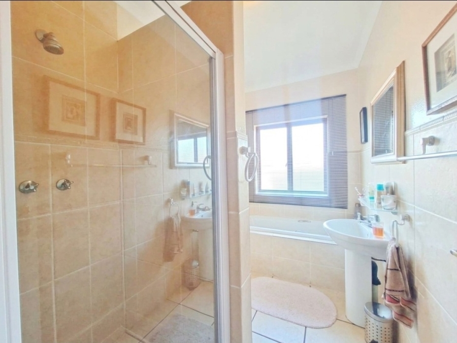 3 Bedroom Property for Sale in Halfway Gardens Gauteng