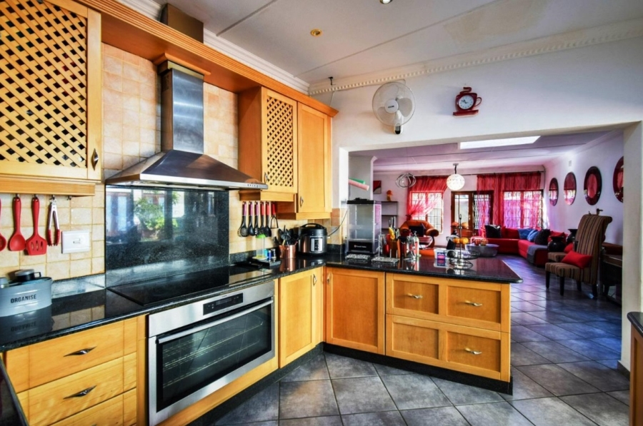 8 Bedroom Property for Sale in Pretoria North Gauteng