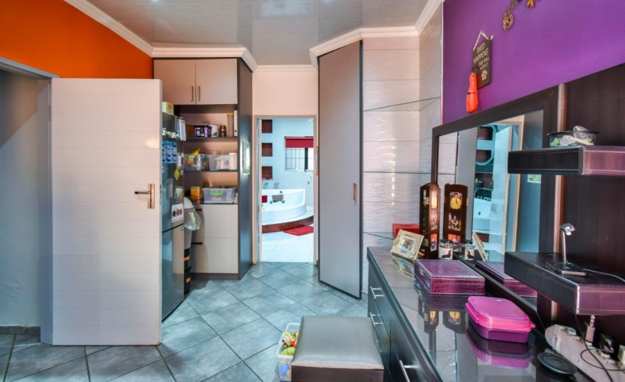 8 Bedroom Property for Sale in Pretoria North Gauteng