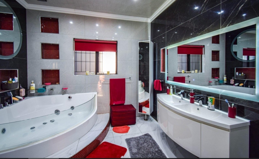 8 Bedroom Property for Sale in Pretoria North Gauteng