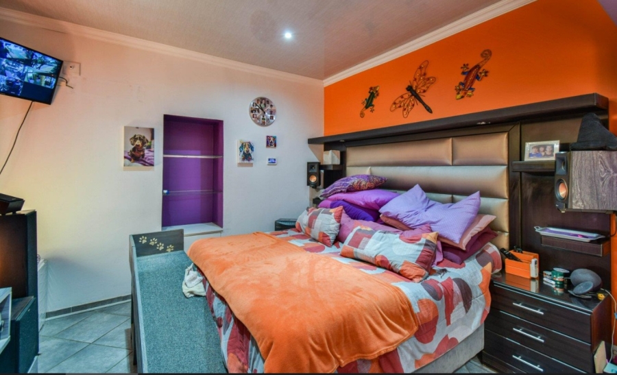 8 Bedroom Property for Sale in Pretoria North Gauteng