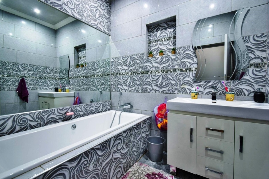 8 Bedroom Property for Sale in Pretoria North Gauteng