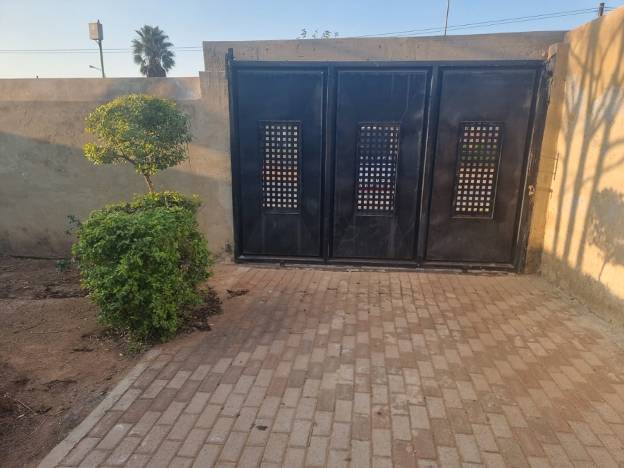 To Let 2 Bedroom Property for Rent in Protea Glen Gauteng