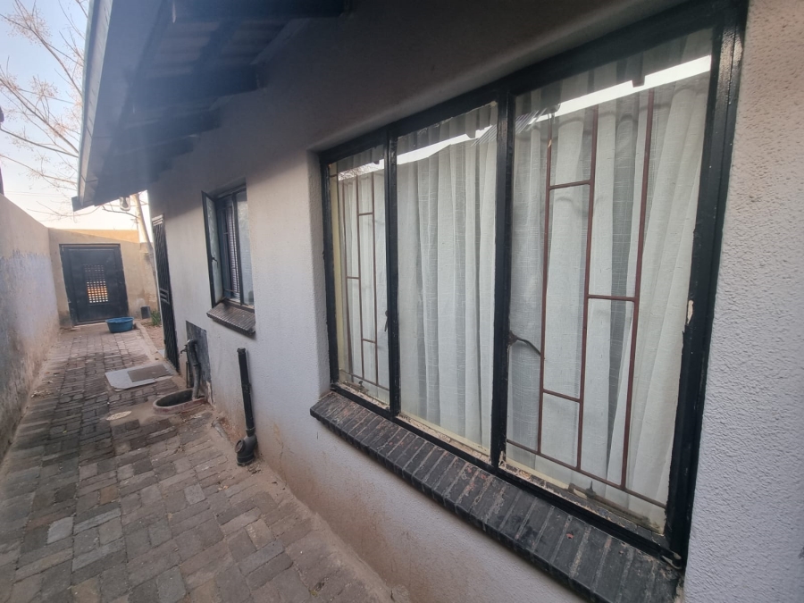 To Let 2 Bedroom Property for Rent in Protea Glen Gauteng