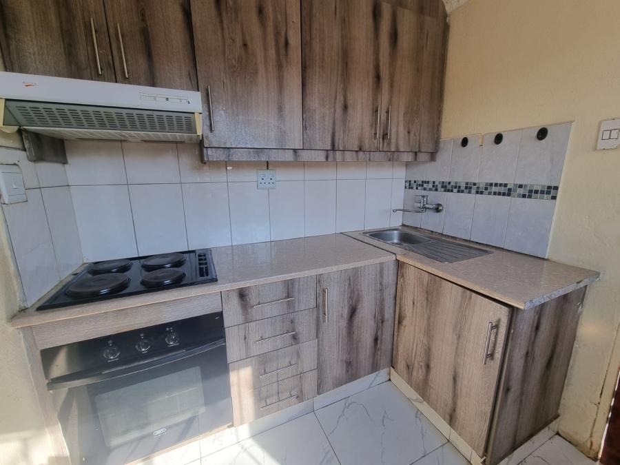 2 Bedroom Property for Sale in Protea Glen Gauteng
