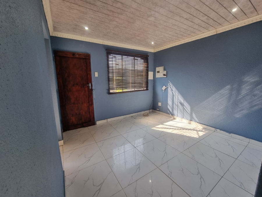 2 Bedroom Property for Sale in Protea Glen Gauteng